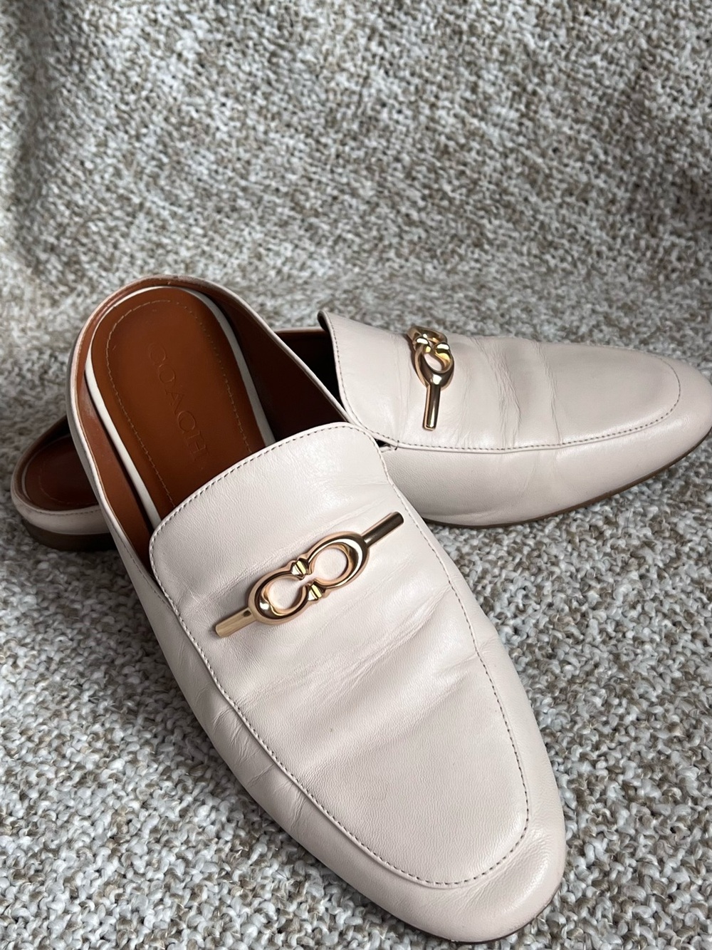 Size 9.5 Coach Sienna Cream Leather Loafer Slides with Gold Accent